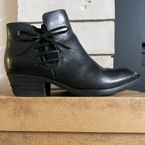 Born Bowlen boot size 7.5